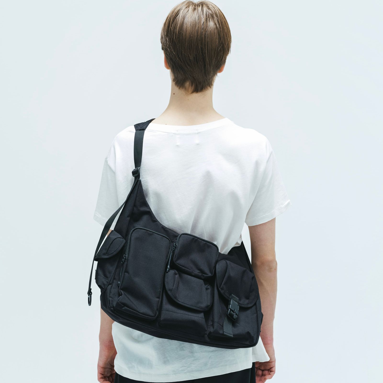 【再販売通知受付可能】Multi Pocket Shouder Bag(LARGE)