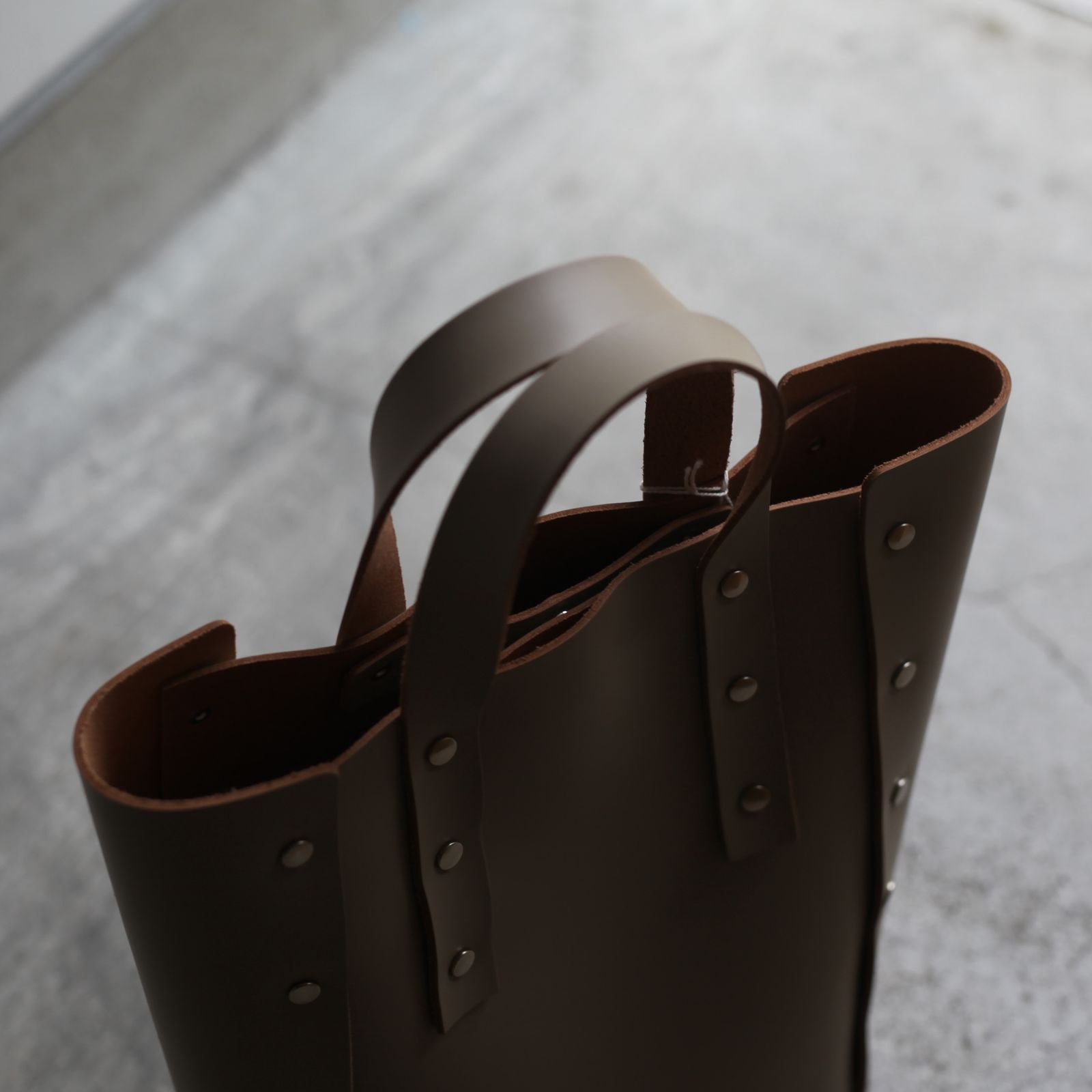 【次回入荷9月下旬予定】Assemble Hand Bag Tall_M(BEIGE)