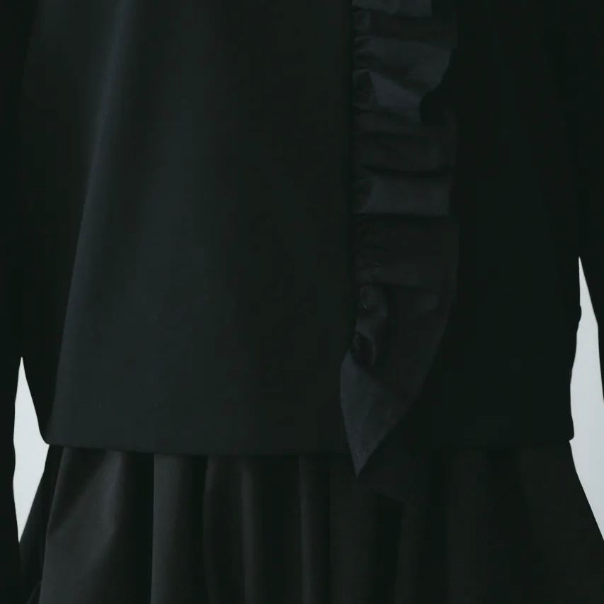 【残り一点】CLO Black Frill Pullover