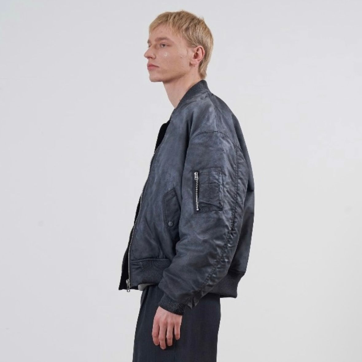 ジャケット・アウター YOKE Gradation Printed Bomber Jacket YOKE（ヨーク）の「YOKE/ヨーク/Gradation Printed Bomber Jacket（MA