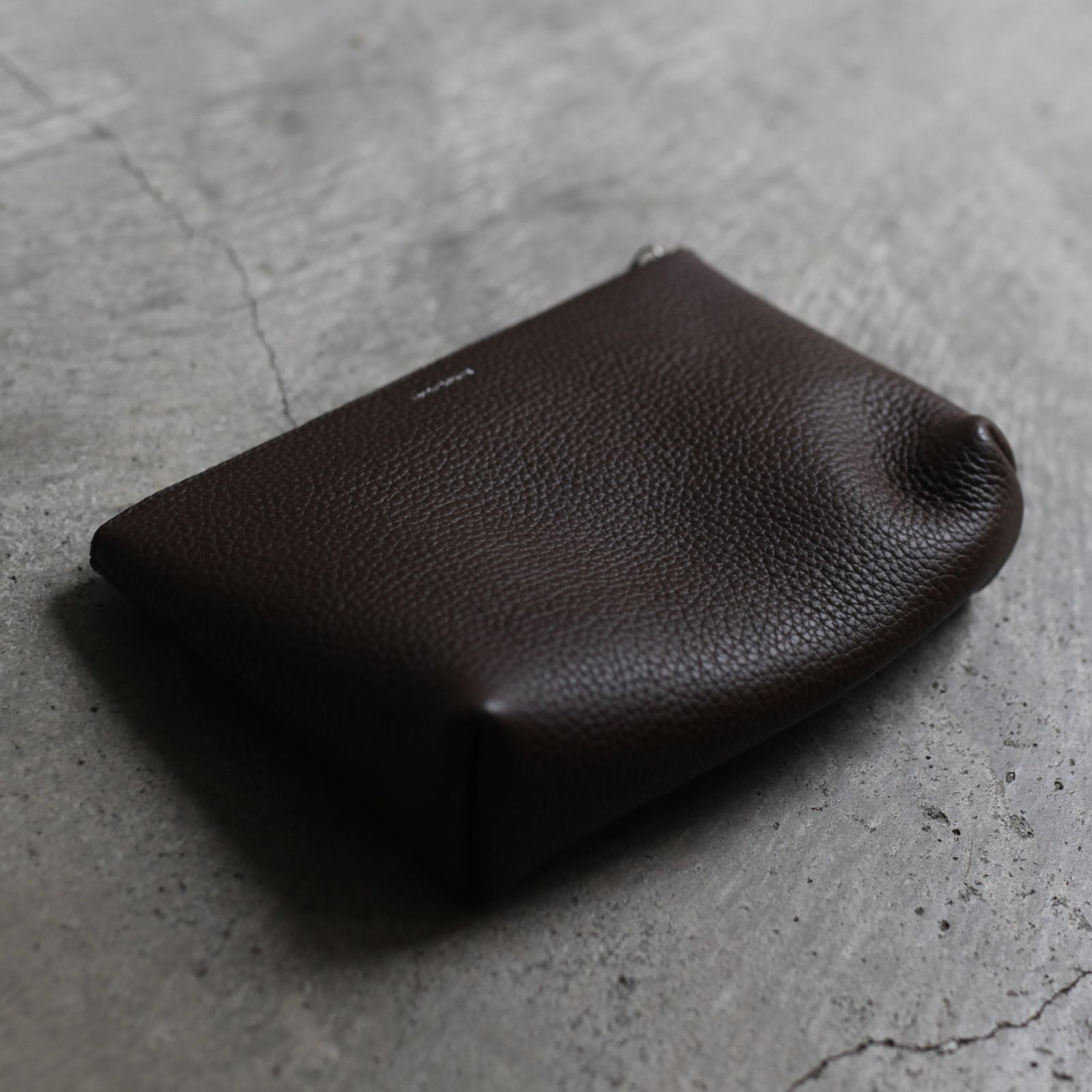 【再販売通知受付可能】Pouch_M(DARK BROWN)