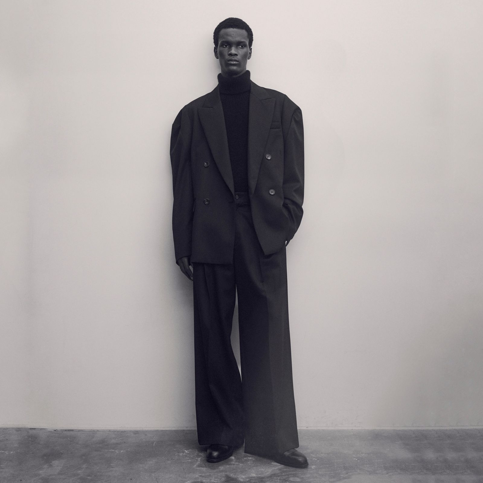【残りわずか】Straight Trousers