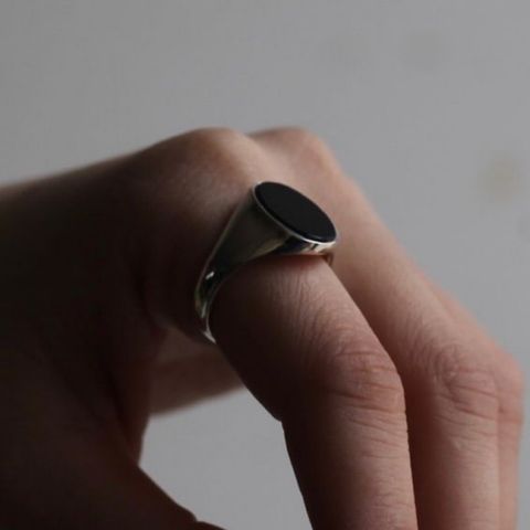【お取り寄せ注文可能】Signet Oval Ring L(ONYX)