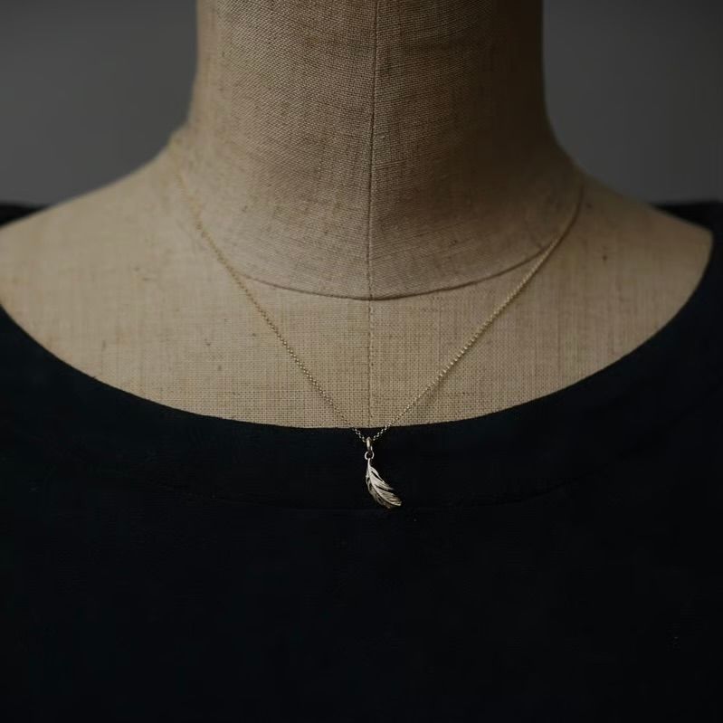 【お取り寄せ注文可能】Minuscule Feather_M(GOLD)