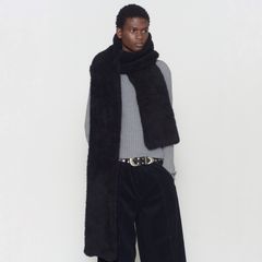 【残りわずか】Shearling Slit Scarf
