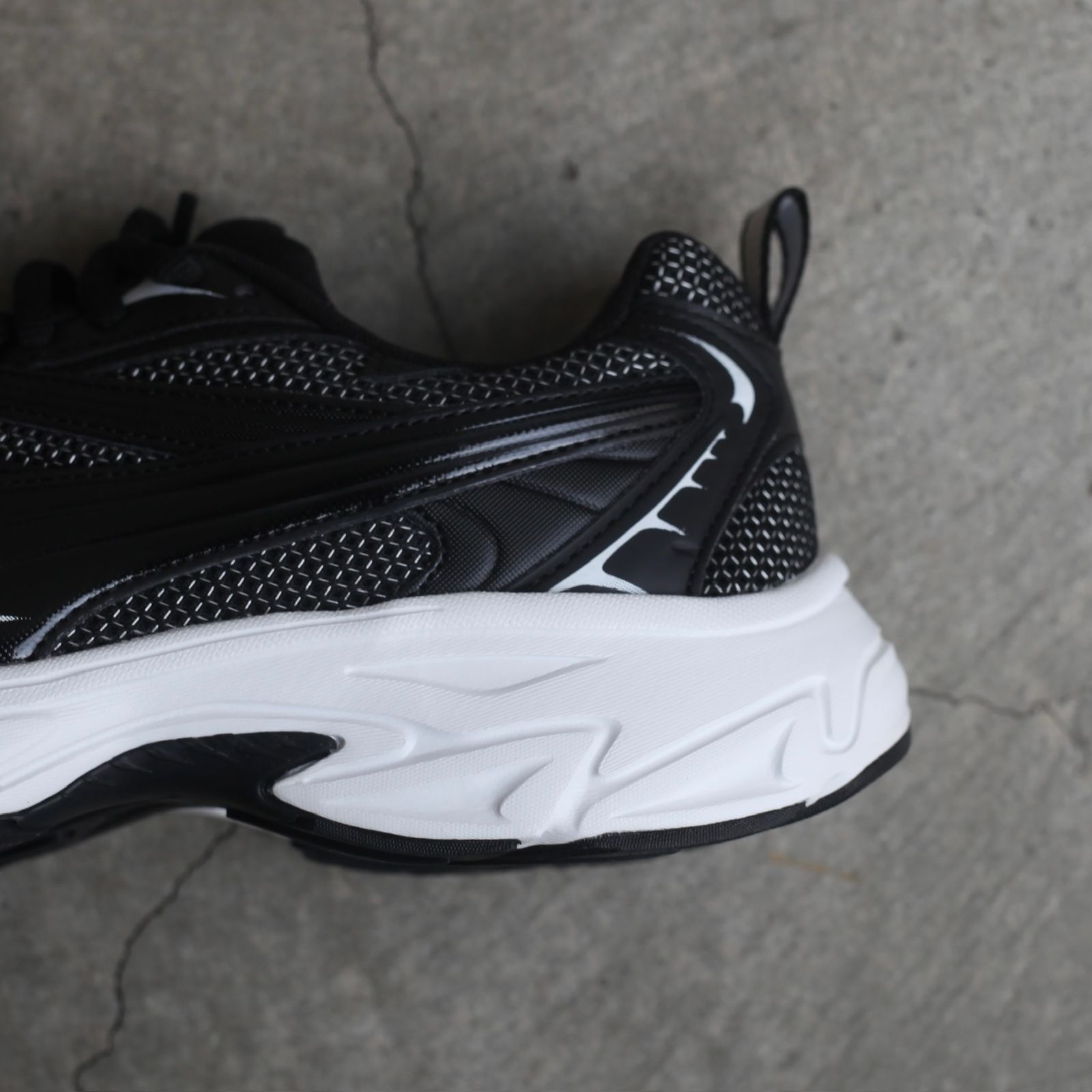 【残り一点】PUMA Morphic Base