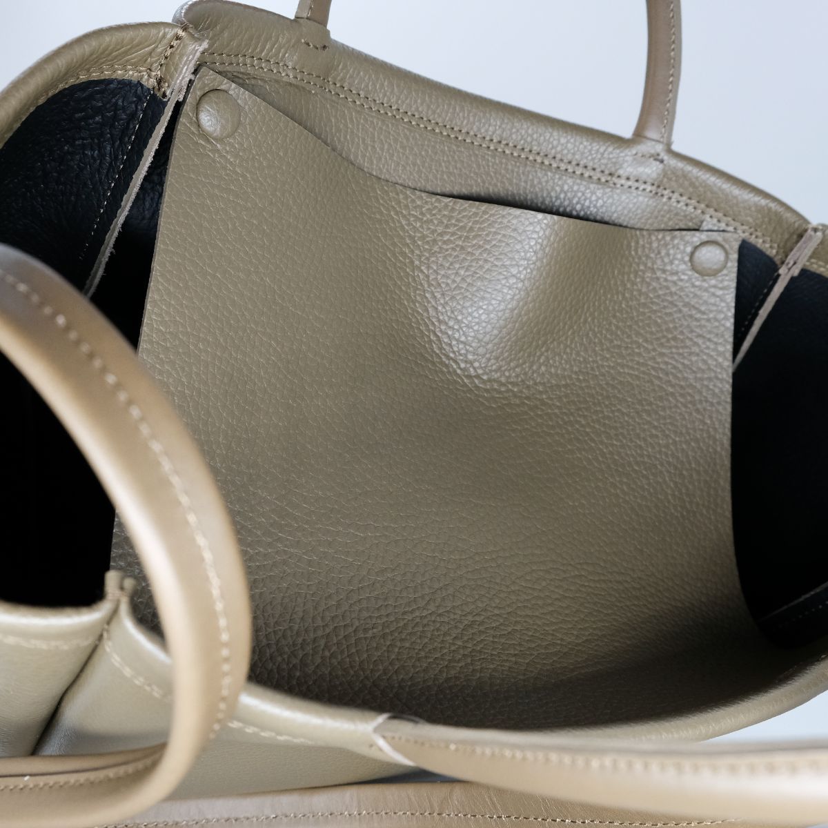 【残り一点】Handle Tote Medium