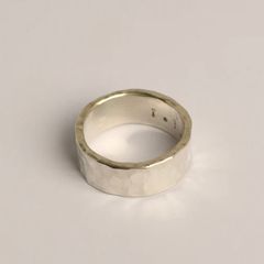 【お取り寄せ注文可能】8mm Width Hammer Texture Ring