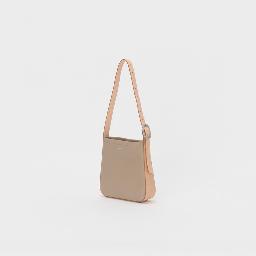 【再販売通知受付可能】One Side Belt Bag Petit(BEIGE)