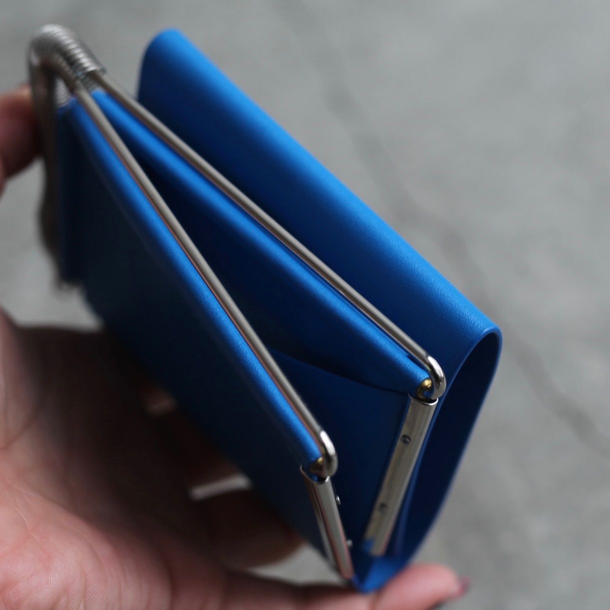 【残り一点】Coil Spring Trifold Wallet(HOOKE_COW)