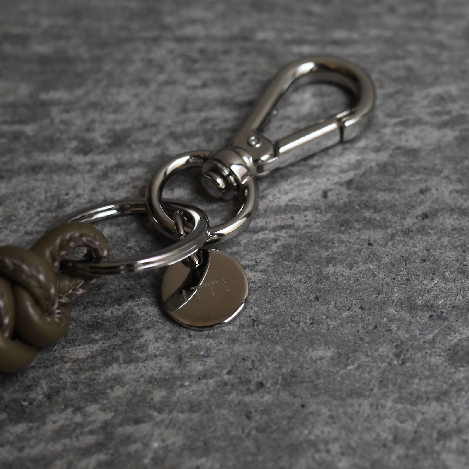 【残り一点】Cristy Snakeknot Charm(STCOW)