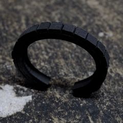 【お取り寄せ注文可能】Grid Leather Bangle Narrow