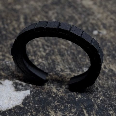 【お取り寄せ注文可能】Grid Leather Bangle Narrow