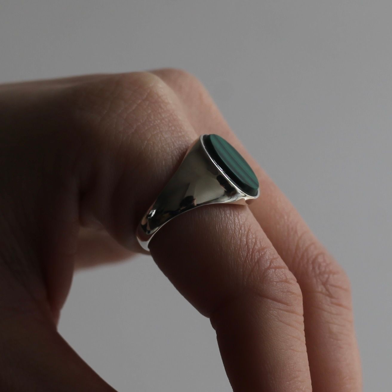 【残り一点】Signet Oval Ring L(MALACHITE)