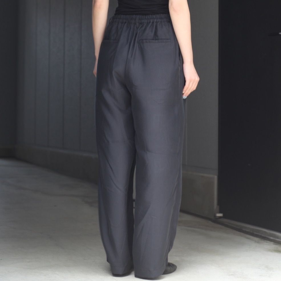 【残りわずか】Cupro Twill Wide Easy Trousers
