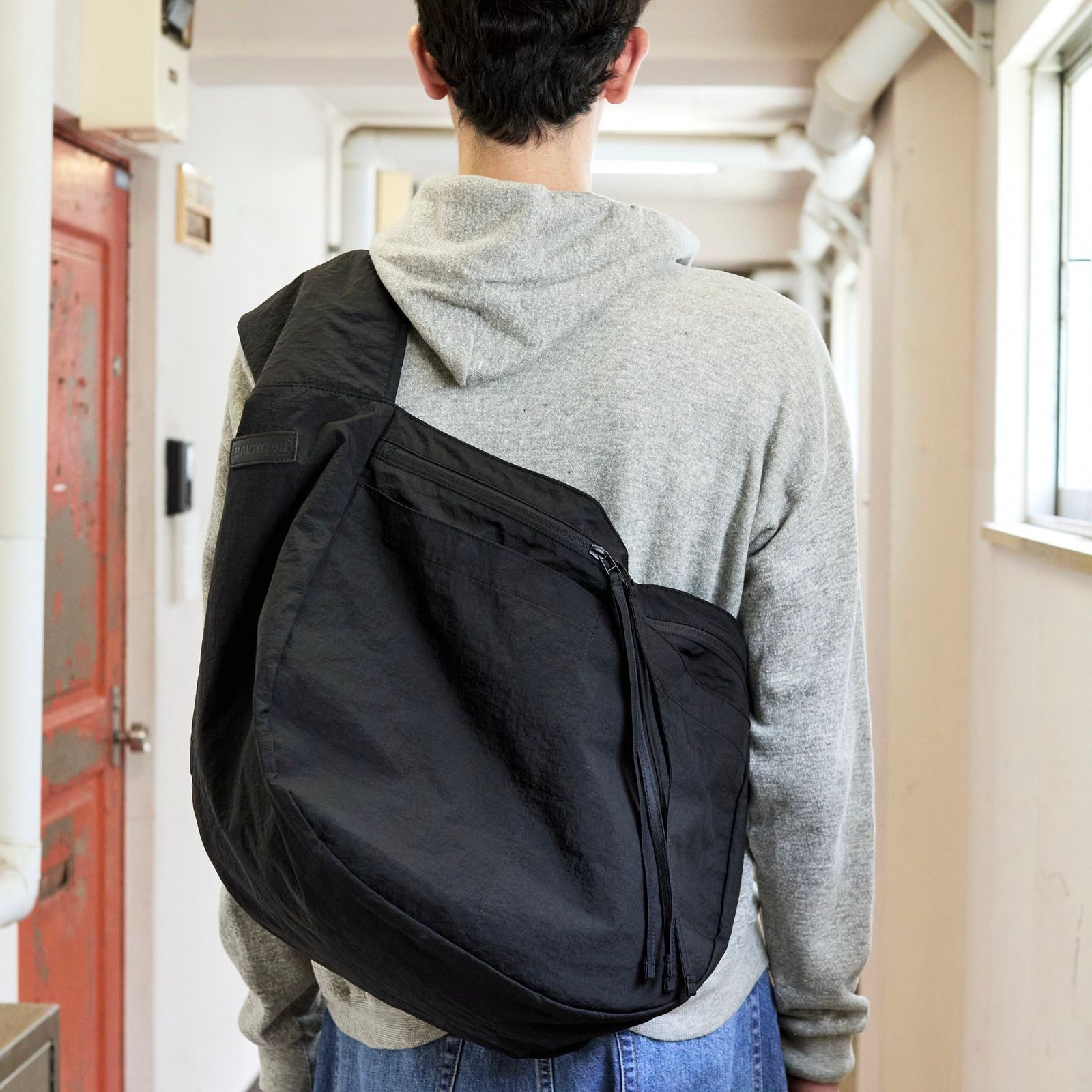 【再販売通知受付可能】Big Shoulder Bag