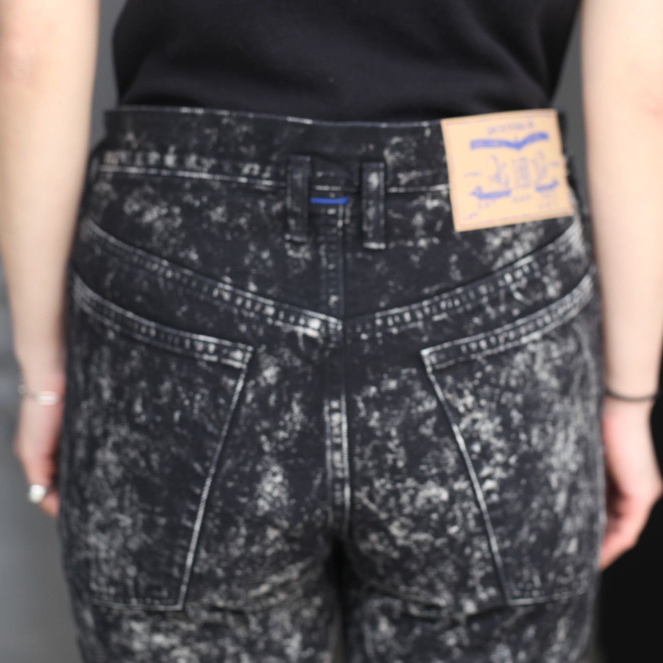 【残り一点】Breached Ordinary City Curtain Legs