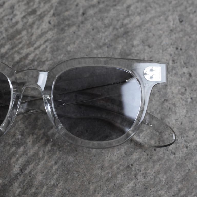 レンズ : LIGHT GRAY