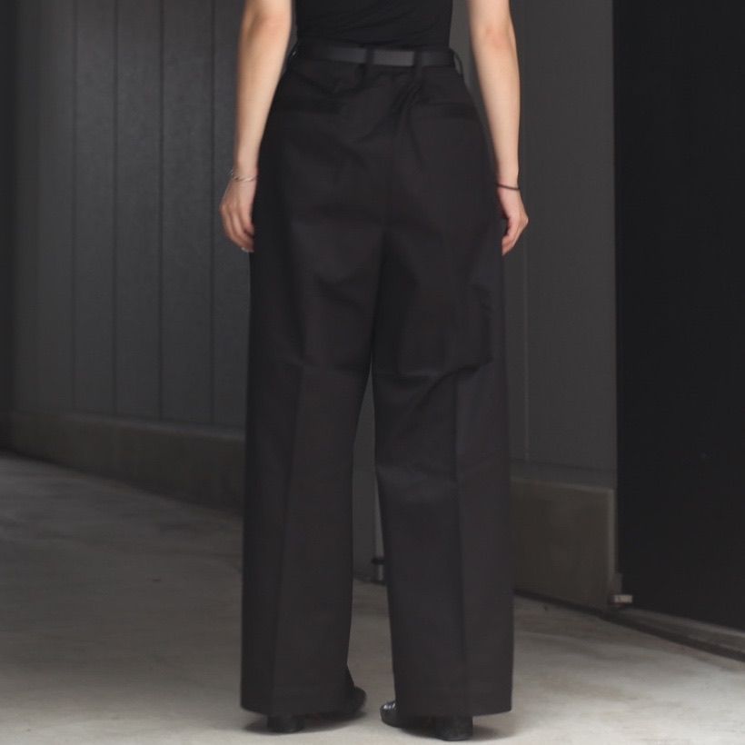 【残りわずか】2Tuck Wide Chino Trousers