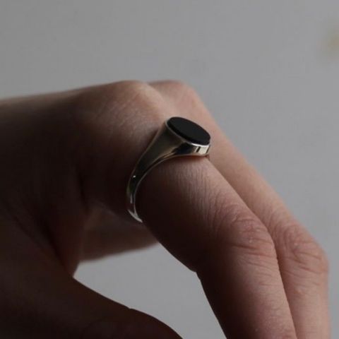 【お取り寄せ注文可能】Signet Oval Ring M(ONYX)