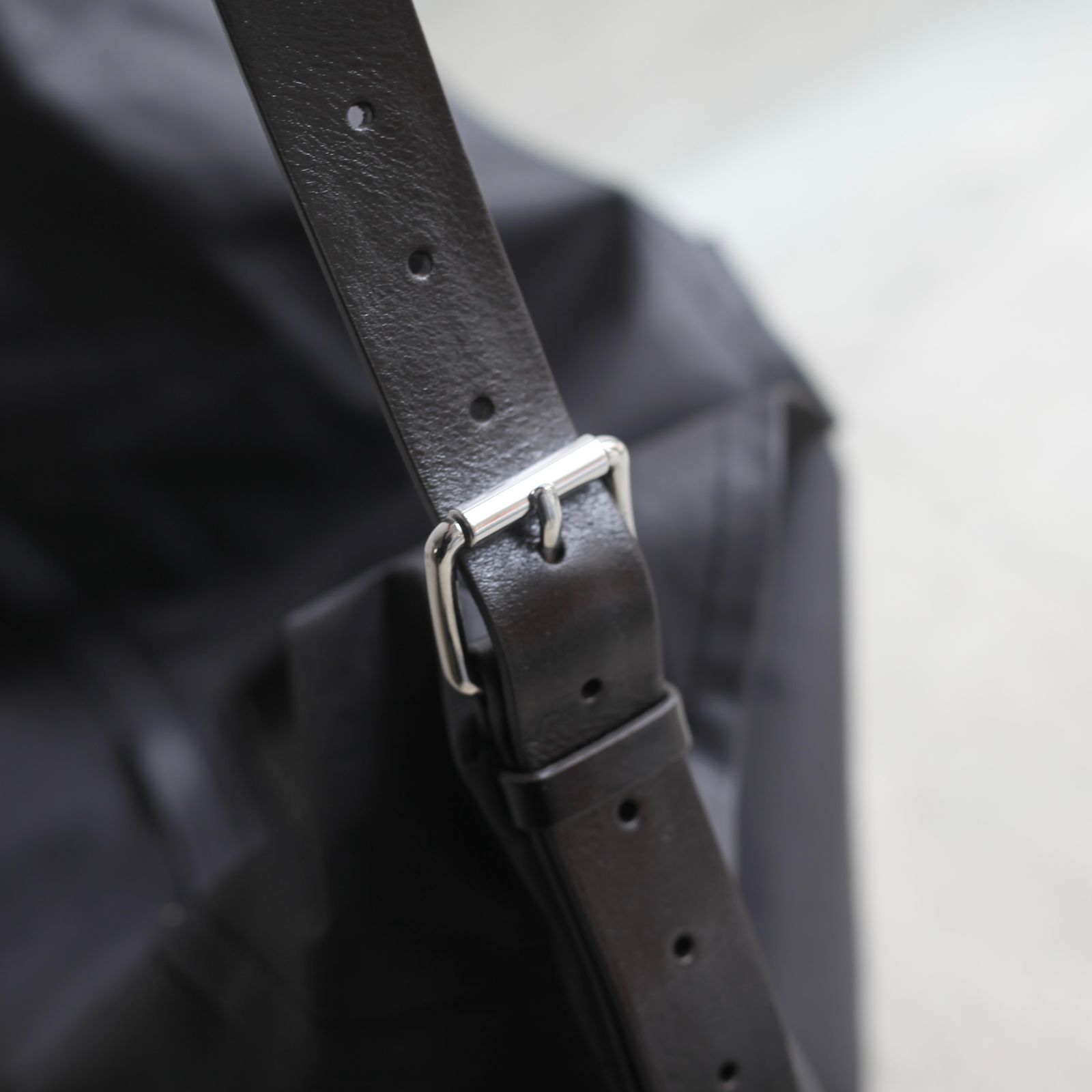 【残りわずか】Trench Pocket Medium Bag