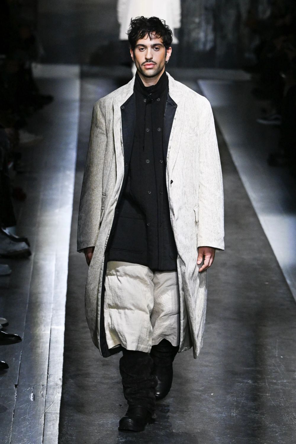 【Yohji Yamamoto】の 反骨精神を、著名人が体現。"2025AW"