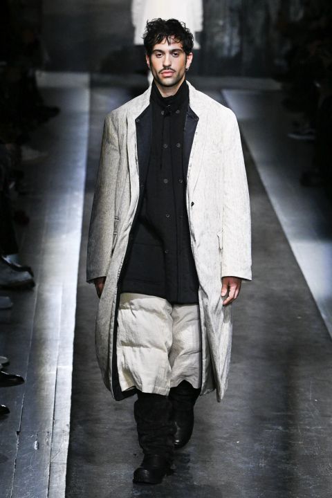 【Yohji Yamamoto】の 反骨精神を、著名人が体現。"2025AW"