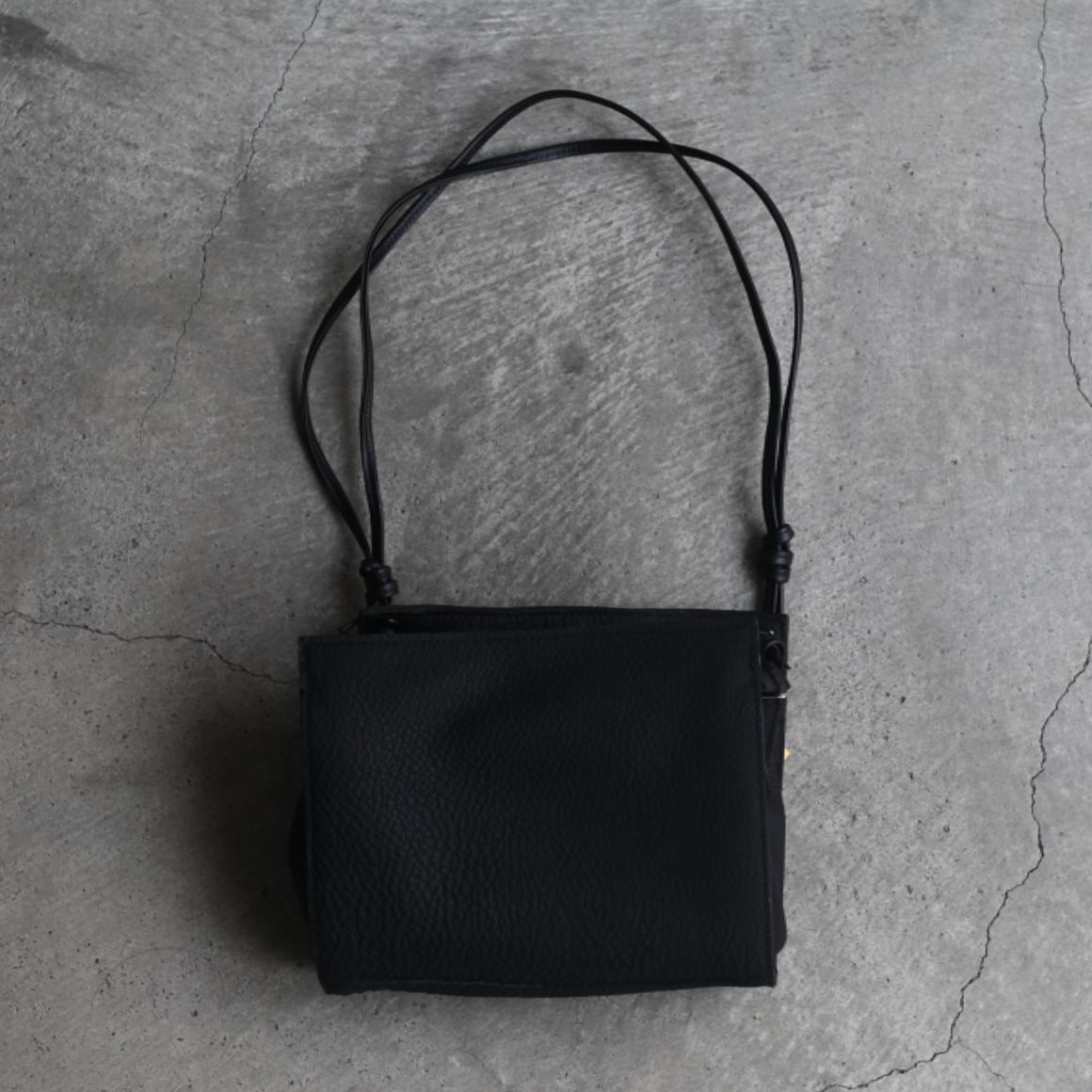 【残り一点】Herrie Box One Handle Pouch(DIPLO SKY)