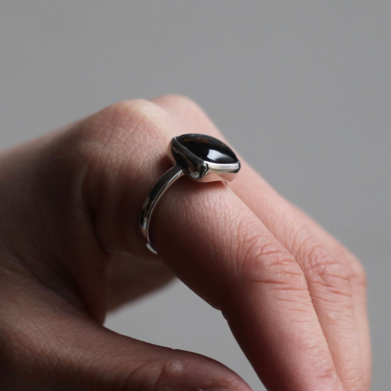 【お取り寄せ注文可能】Square Cabochon Pietersite Stone Ring