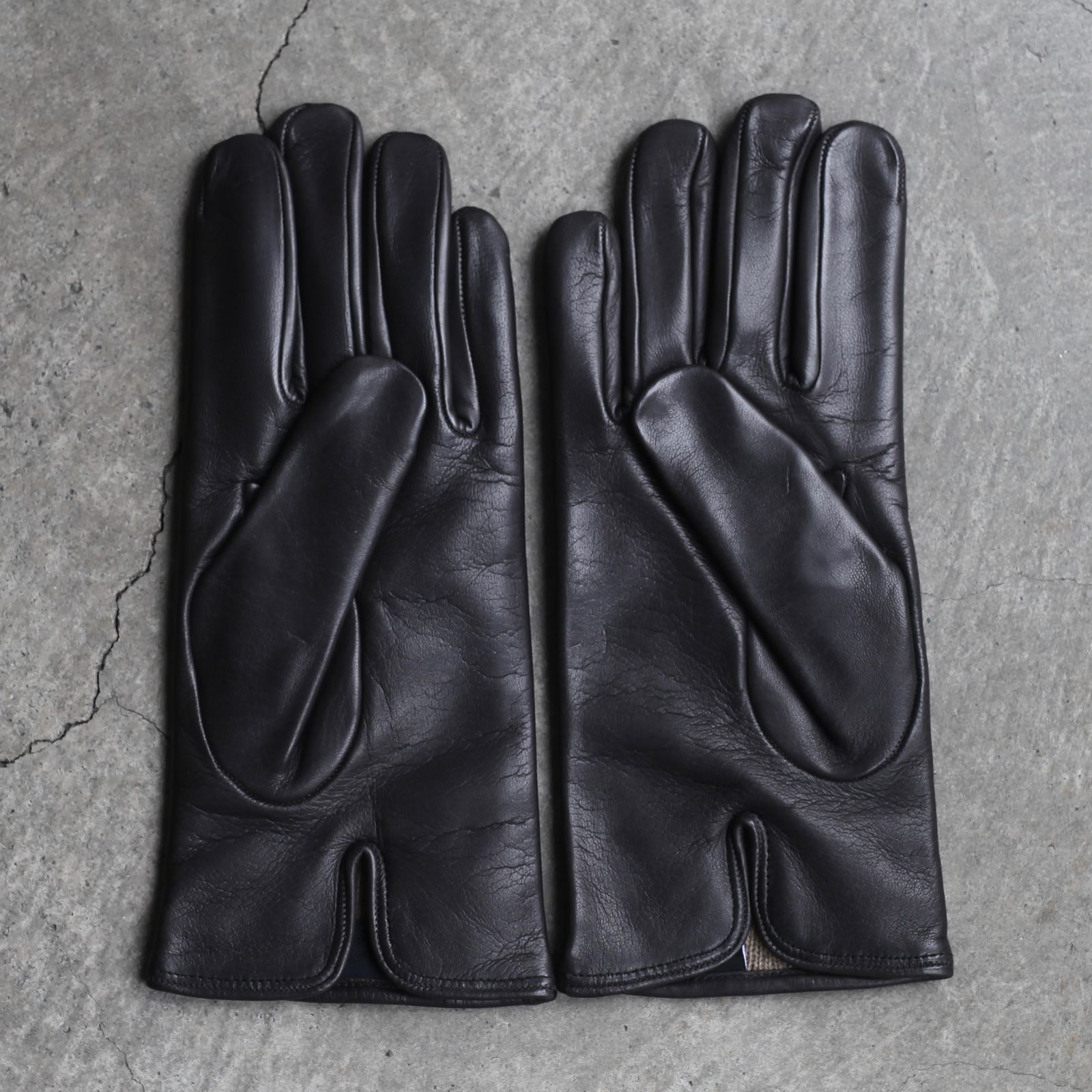Omar Afridi - 【残りわずか】Curved Gloves(BLACK) | ACRMTSM ONLINE