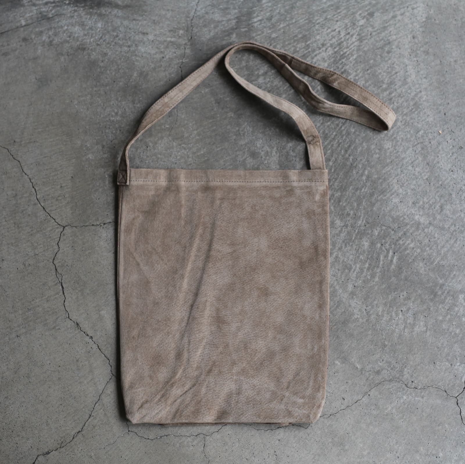 【残りわずか】Pig Shoulder Big(BEIGE)