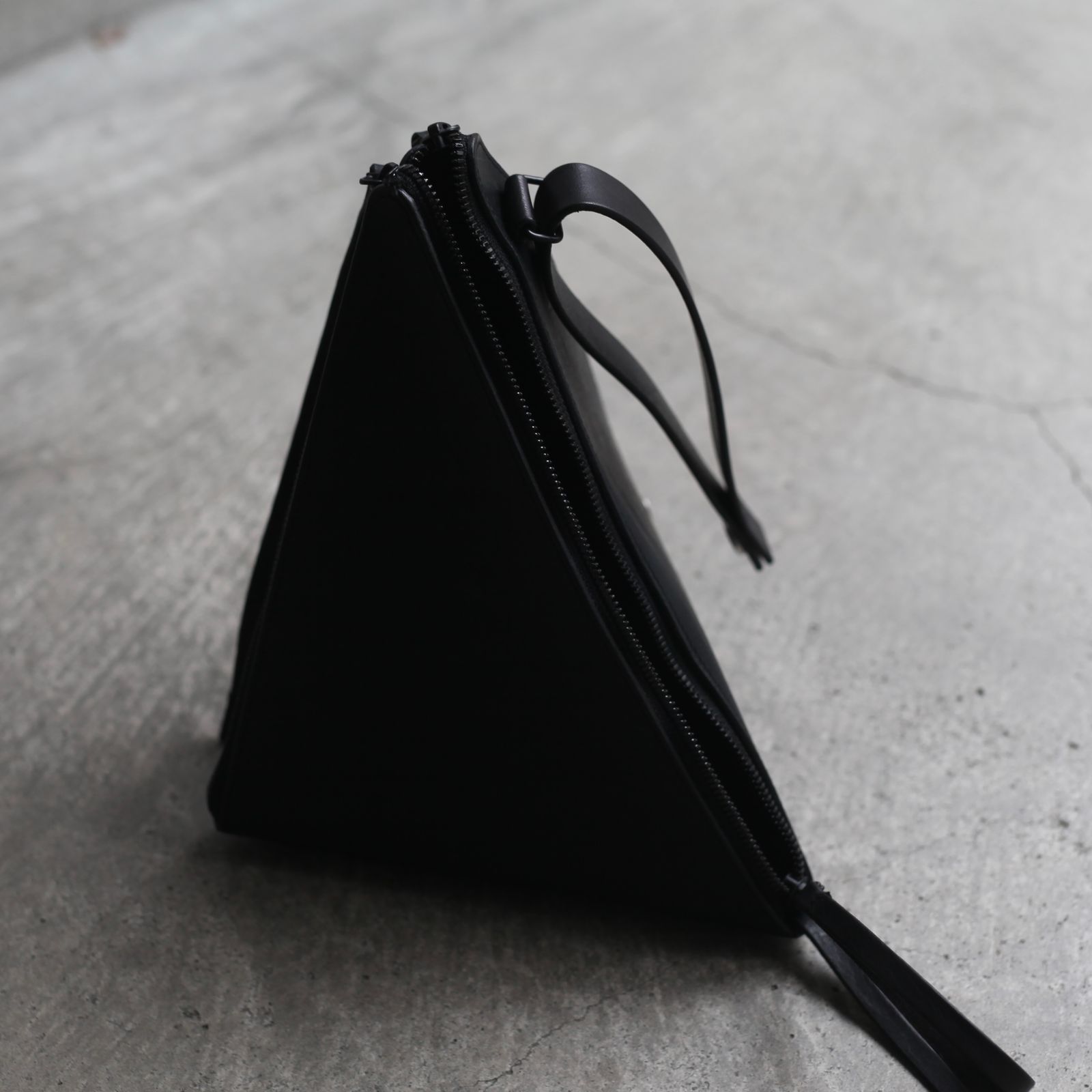 【お取り寄せ注文可能】Triangular Prism Bag