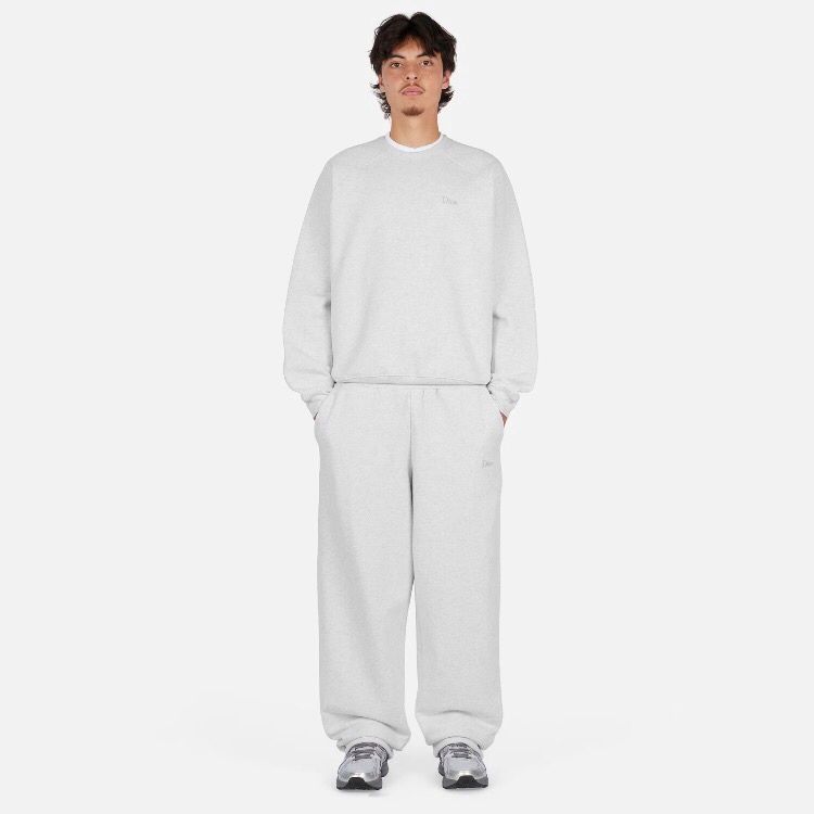【残りわずか】Classic Small Logo Crewneck