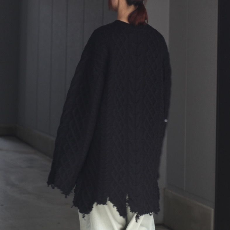 【残り一点】"TATTOO" Embroidery Cable Knit