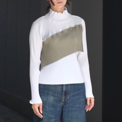 【残り一点】Spiral Wave Long Sleeve Top High Neck Type