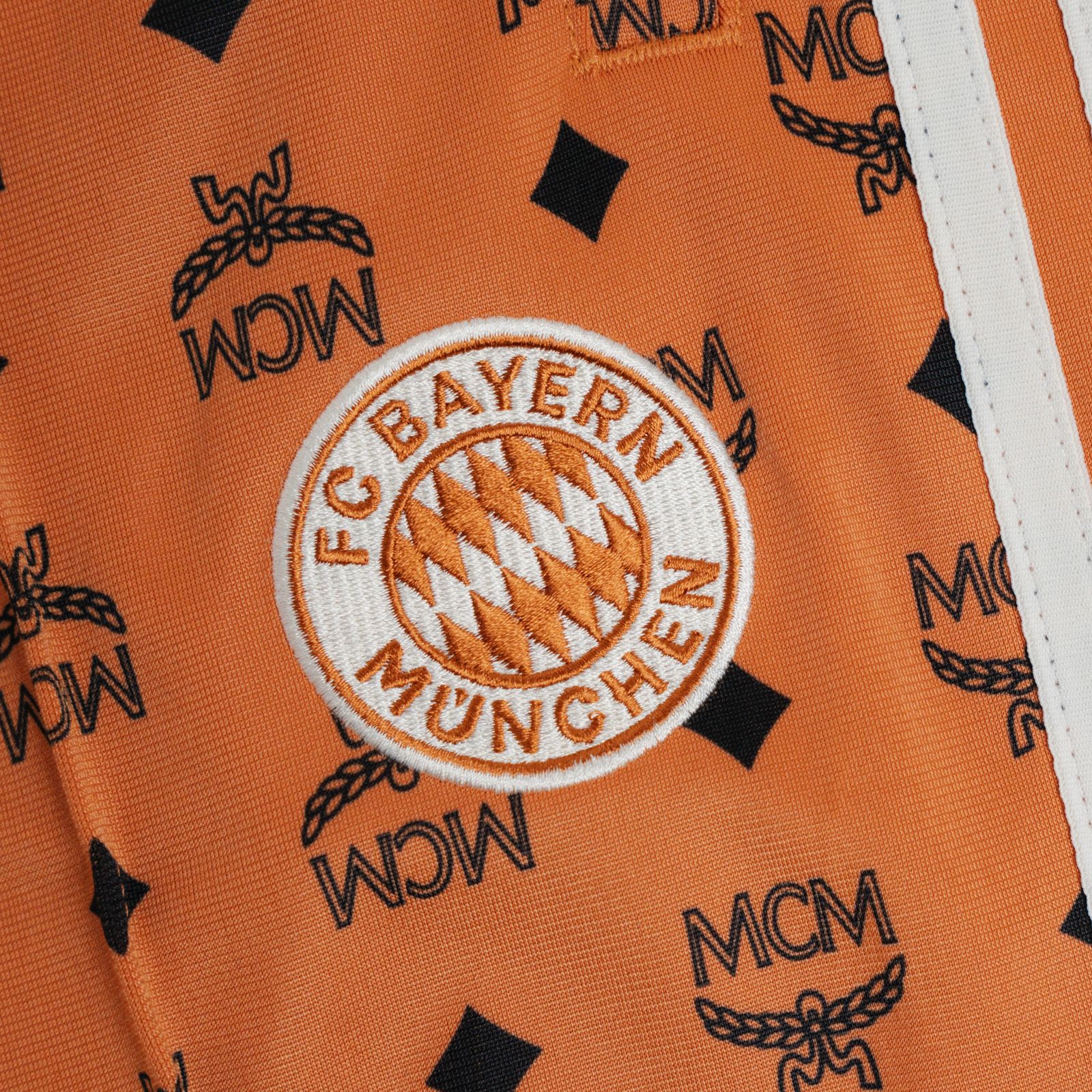 【残り一点】FC Bayern 26/27 MCM Muenchen Track Top