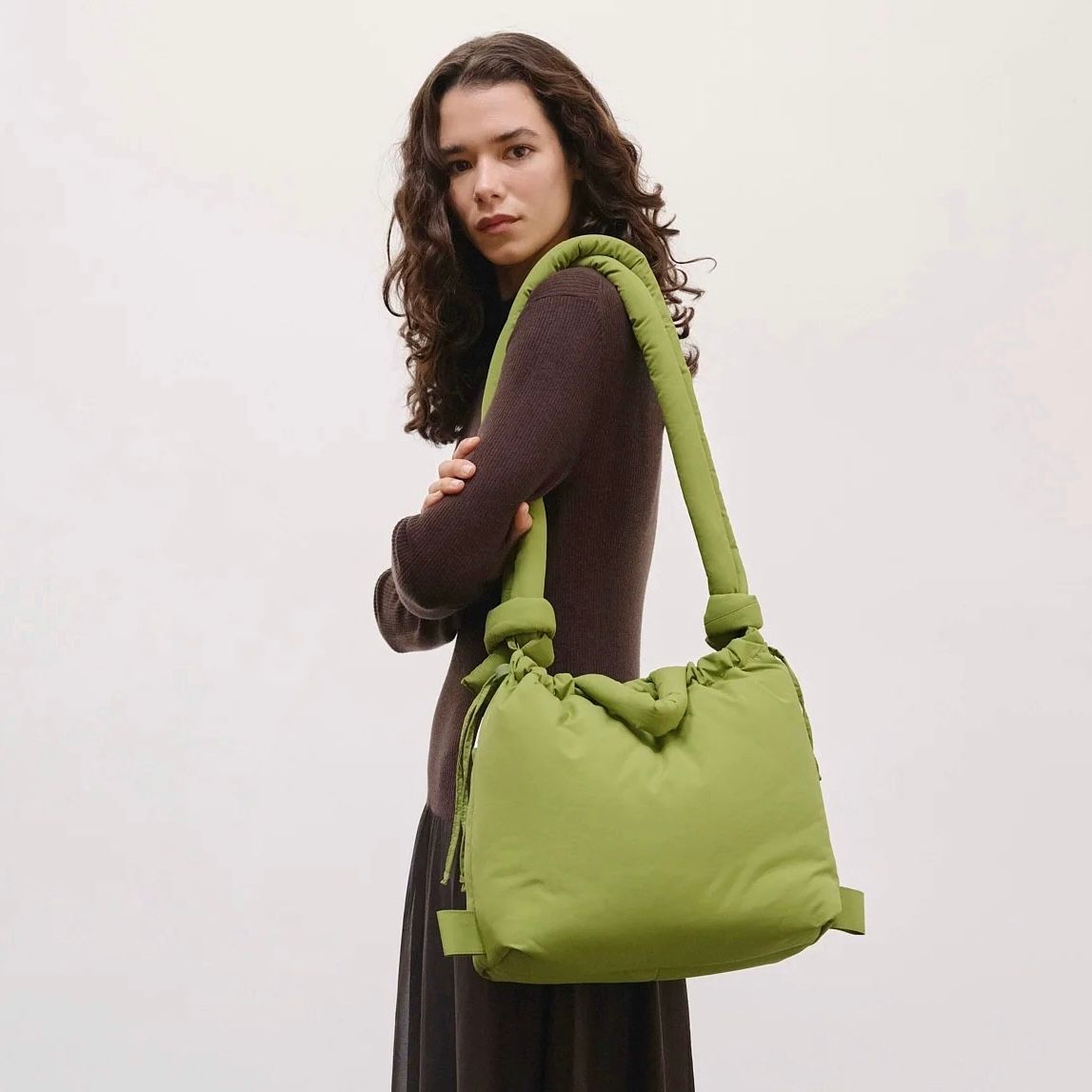 OLEND ハンドバッグ グリーン SAGE MINI ONA SOFT BAG【RSL】 Green Ona Soft Bag - Olënd | Thinking Mu – Thinking MU