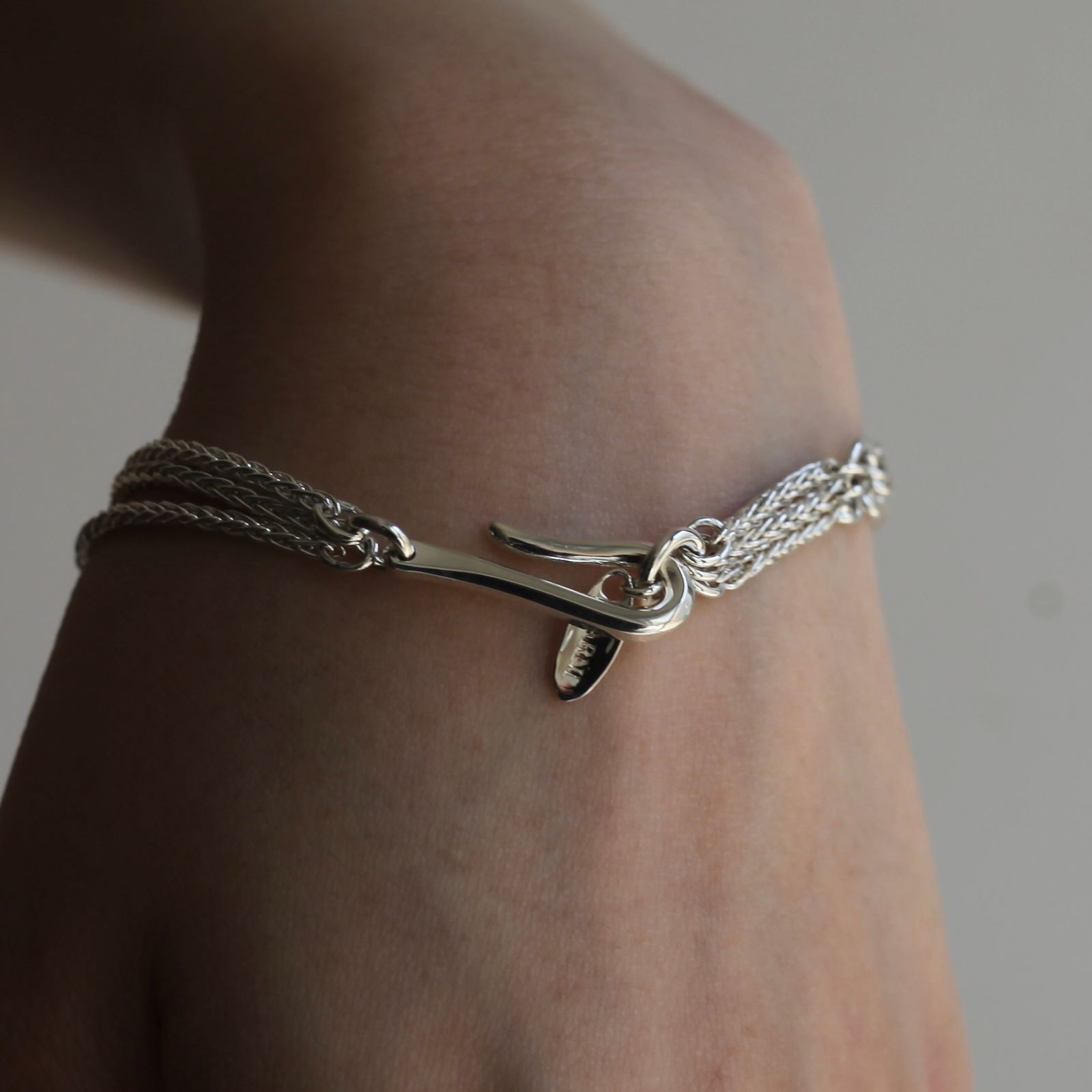 【お取り寄せ注文可能】Circle 3 Chain Bracelet