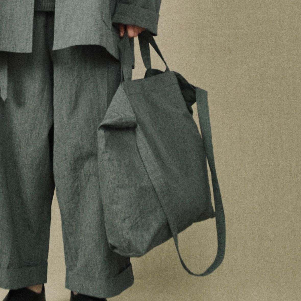 【残りわずか】Researcher Bag Large(B&W)