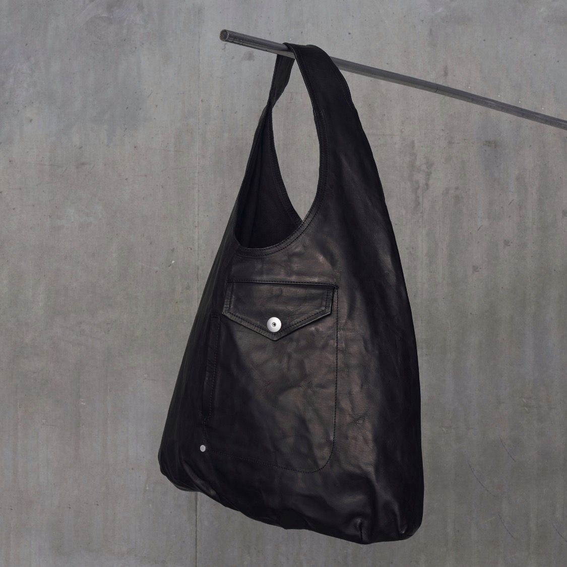 omar afridi DISTORTED HAND BAG - トートバッグ