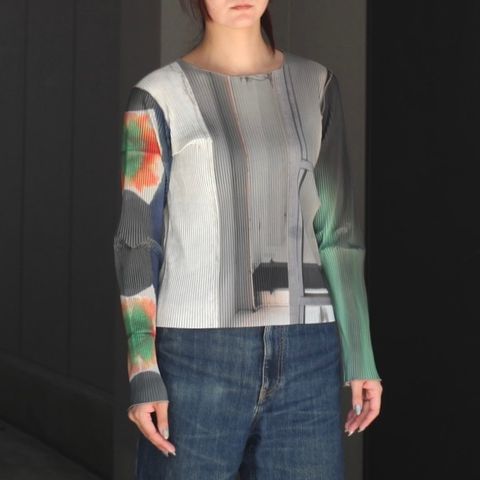 【残り一点】Graphic Top