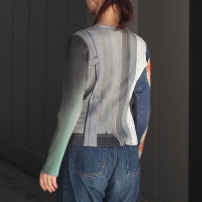 【残り一点】Graphic Top