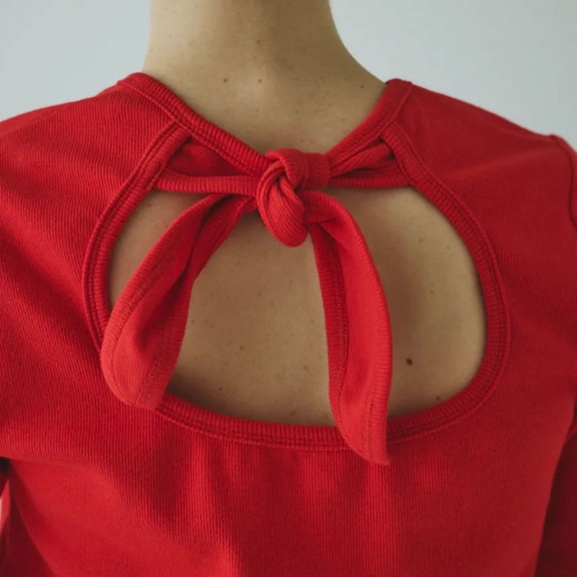 【残り一点】Back Ribbon Cut Top