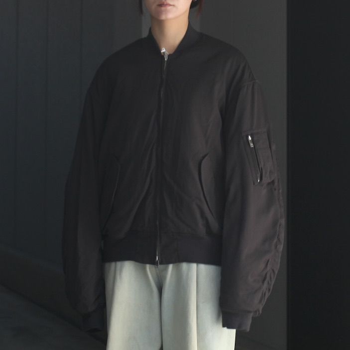 完売25SS✨ ヨーク ジップアップブルゾン リネンアセテート サイズ2 黒 完売25SS✨ ヨーク ジップアップブルゾン リネンアセテート サイズ2 黒