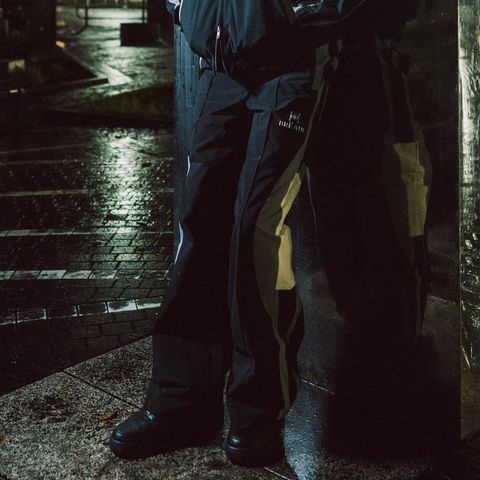 【残り一点】Crest Logo Warm Up Pants