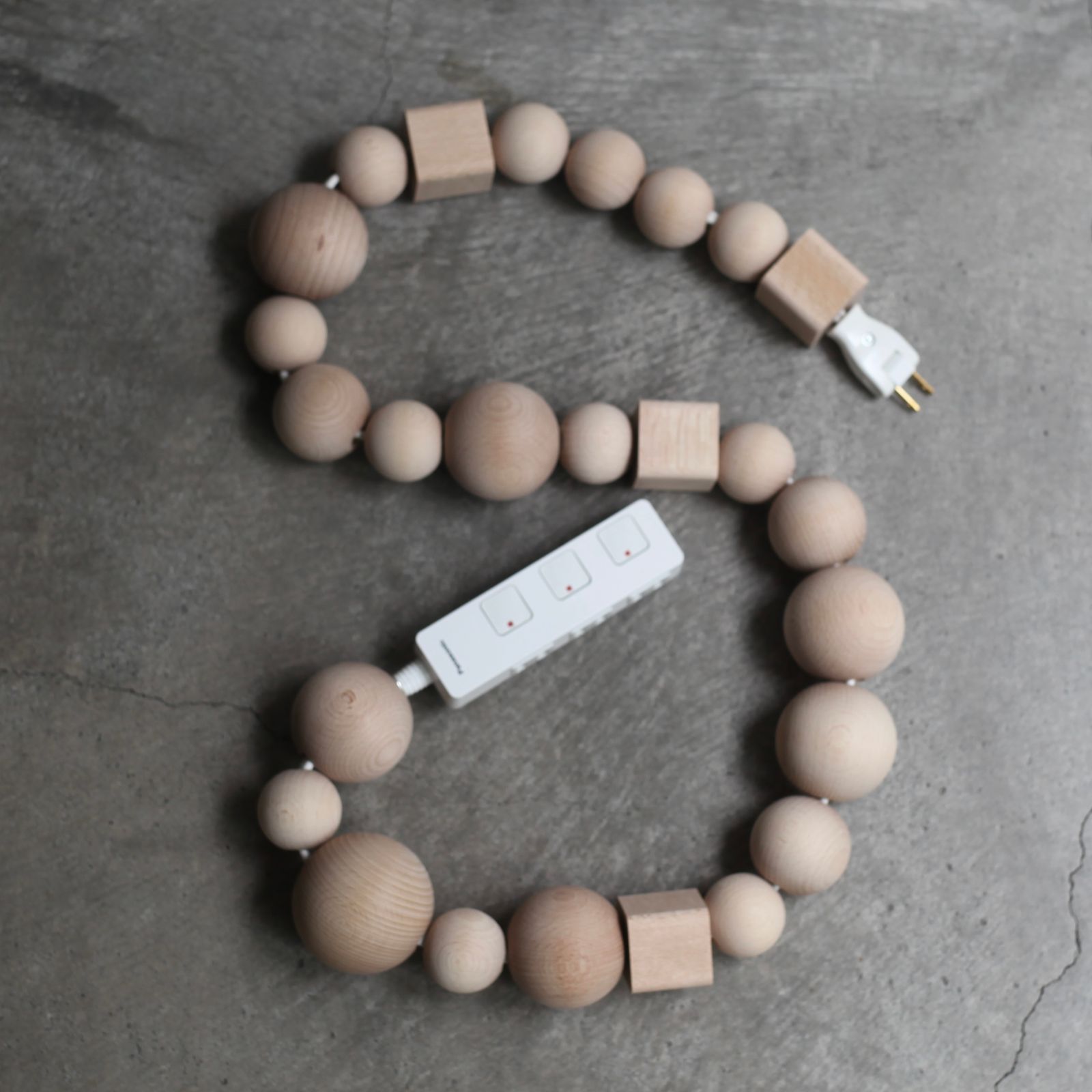 BLESS - 【残りわずか】Cable Jewelry Multiplug_1.4m(WOODEN ELEMENTS) | ACRMTSM  ONLINE STORE