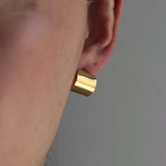【残り一点】YU-KIN Plate Hoop Earrings(両耳用)