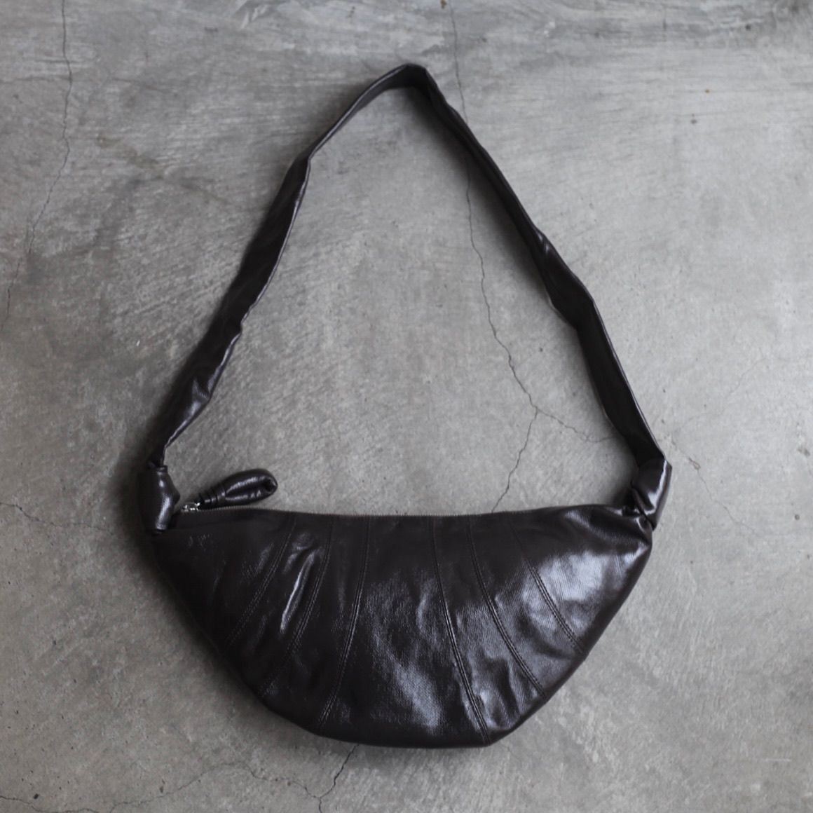 【残り一点】Medium Croissant Bag(COATED COTTON)
