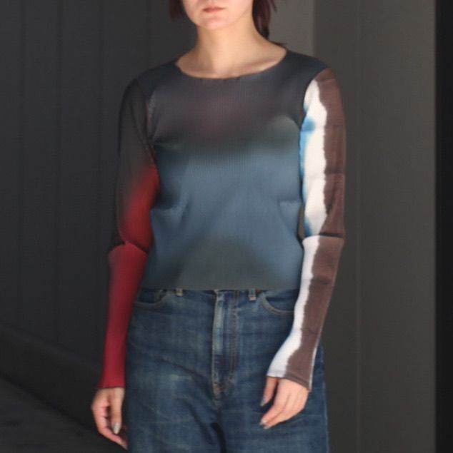 【残り一点】Graphic Tiny Top