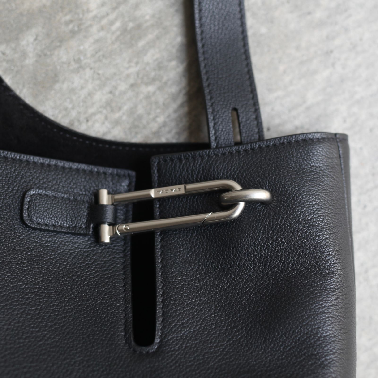 【残り一点】 FOLDIE BUCKET(CALFSKIN)